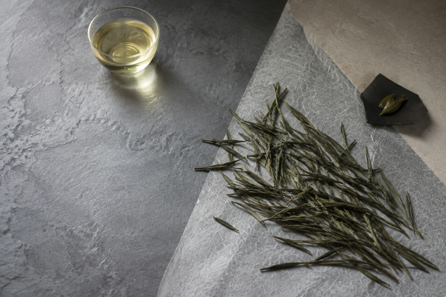 Green Tea — dry leaf and brewed liquor